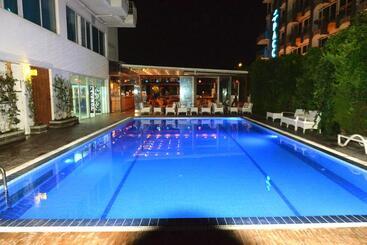 호텔 Kristal Beach