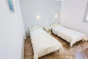 فندق Roses Beach