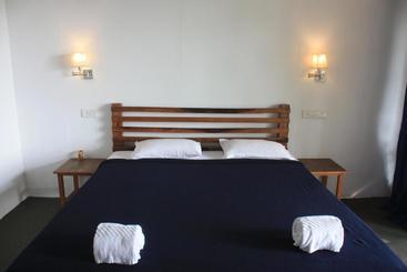 Hotel Bramha Cottages