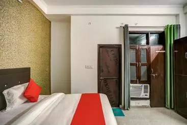 Hotel Oyo 77336 Happy Stay Inn