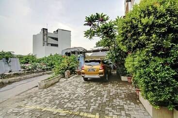 Otel Oyo 90268 Aliyah Syariah