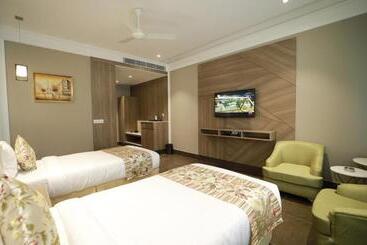 Hotel The Grand Village