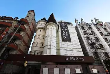 Hotel In Modern