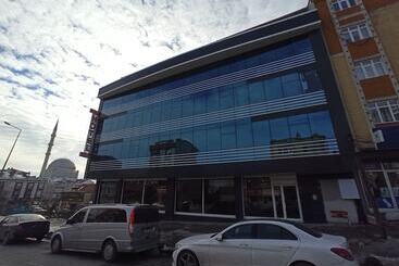 Hotel Skylon Airport