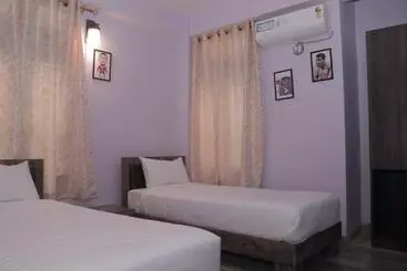ペンション Grassroot Residency Guwahati