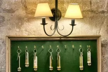 هتل Au Saint Roch   Hôtel Et Jardin