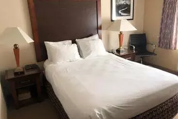 هتل Shilo Inn Portland Rose Garden   Convention Center