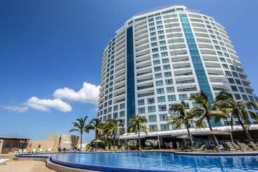 בית מלון כפרי Park Royal Beach Mazatlán