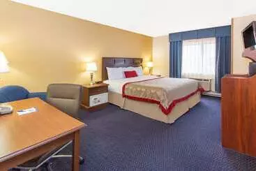 Отель Baymont By Wyndham Waukesha