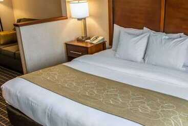 فندق Comfort Suites Portland Southwest