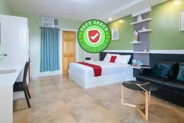 ホテル Reddoorz Plus Near Lapasan Plaza Cagayan De Oro
