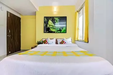 Pensió Oyo Home 78568 Classic Stay Dream Nest