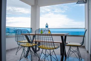 Hotel Elegant Blue Sui̇tes