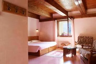 Отель Dimora Storica La Mirandola