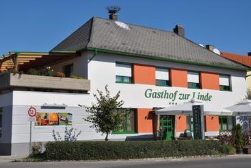 ホテル Gasthof Zur Linde