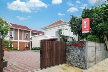 Ostello Andongkoe 64 Salatiga By Oyo Rooms