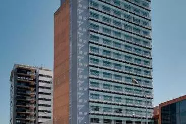هتل Badalona Tower