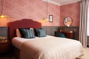 Hotel Dog And Partridge By Greene King Inns