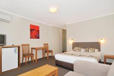 Mandurah Motel And Apartments