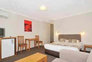 Mandurah Motel And Apartments