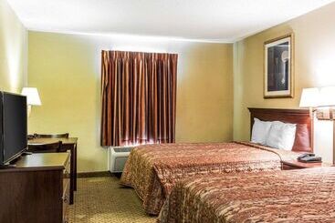 בית מלון כפרי Rodeway Inn