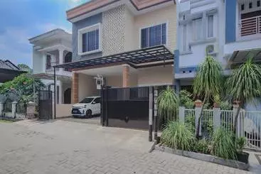 Hotel Oyo 90338 Rumah Yasmin Syariah