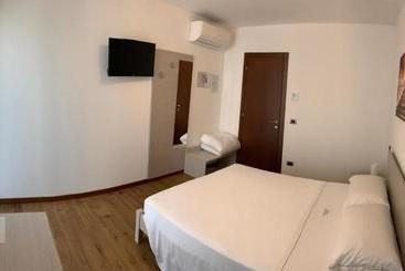 بنسيون Locanda L'officina