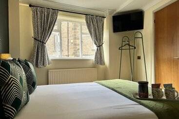 ペンション Red Lion