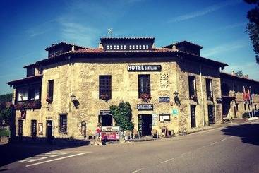 Отель Santillana