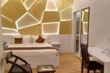 酒店 Sallow Royal Suites