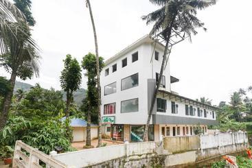 Hotelli Vaccinated Staff  Spot On 46765 Mount View