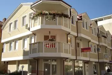 Жильё для туристов Apartments Matjan With Private Garages