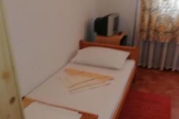 هتل Guest Accommodation Licka Kapa