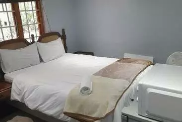 Majatalo Luvuyos Guest House