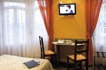 בית מלון כפרי Hôtel Escurial   Centre Gare