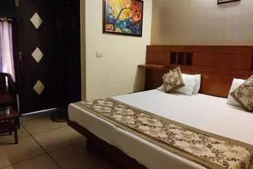 Hotel Sun Village Near New Delhi Railway Station