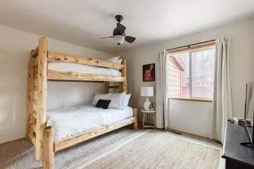 コテージ Jumper & Jackhorn By Avantstay 2 Cabin Buyout 6 Br W/ Hot Tub