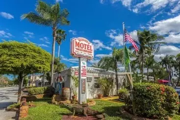 هتل آپارتمان Richards Motel Courtyard