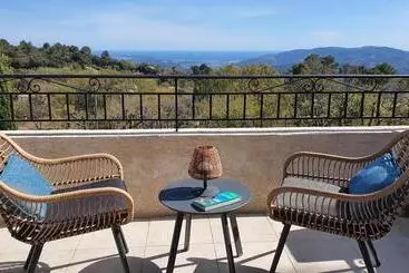 Bed and Breakfast Les Hauts De La Riviera