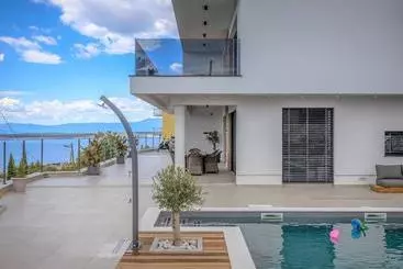 کلبه Deluxe Villa Provvidenza With Breathtaking Sea View