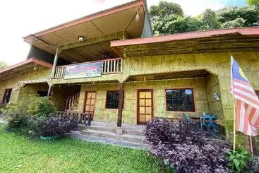 Hotel Oyo 90286 Yuna Bamboo Rest & Stay