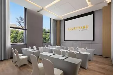 هتل Courtyard By Marriott Jiangyin