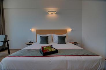 Hotelli Oyo 80681 Oyo Townhouse Mahalakshmi