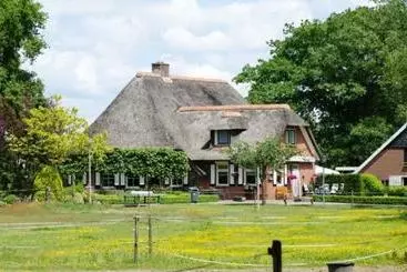 Resort Luxury Group Accommodation For 14 People