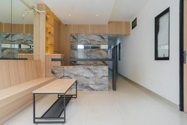 فندق Reddoorz Near Seasons City Mall 3