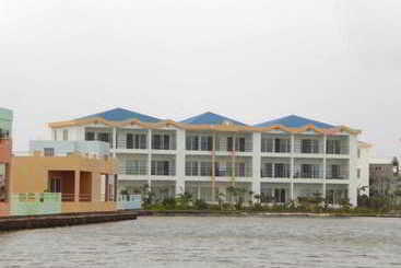 Hotel Reef Village