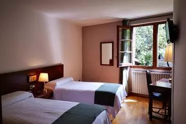 هتل Santa Barbara De La Vall D Ordino