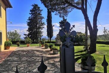 هتل Tenuta Barbadoro Agriturismo Apartment