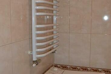 Pensiune карпатський дуб