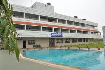 Rns Golf Resort & Nature Cure Centre